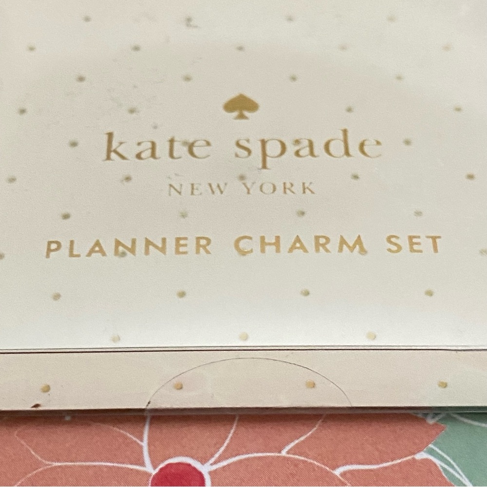 💐2 X HOST PICK💐 NWT Kate Spade Charm Set - Picture 6 of 7